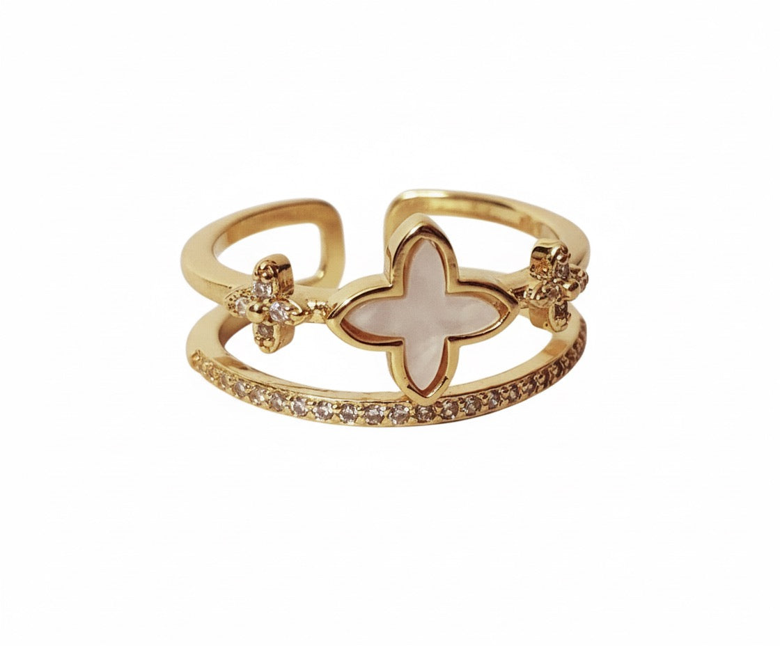 Clover Ring