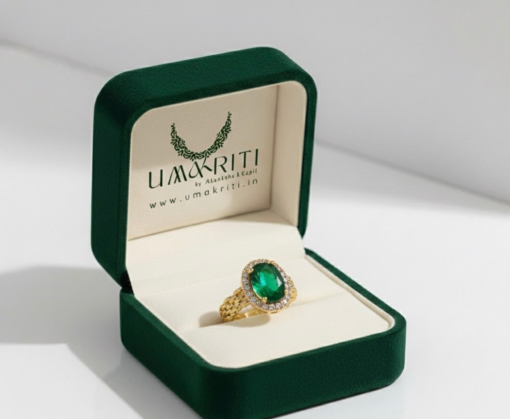 The Emerald Regal chain Ring
