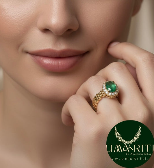 The Emerald Regal chain Ring