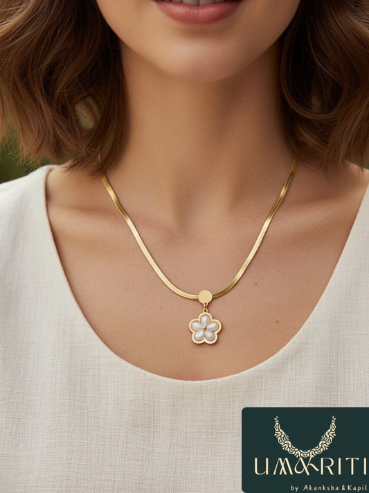 Golden Bloom Necklace