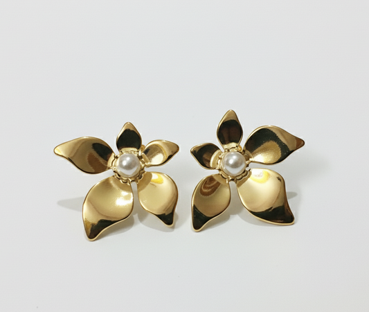 Floral pearl Earrings