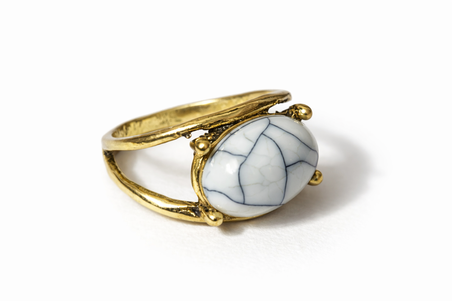 The Artemis Oval Ring