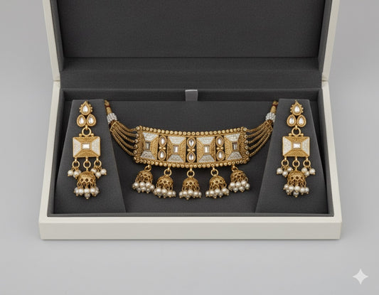 The 'Noorani' Antique Pearl Choker Necklace Set